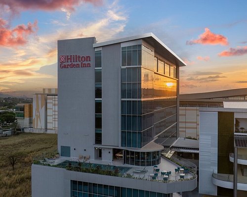 Hilton Garden City Mall Hotel